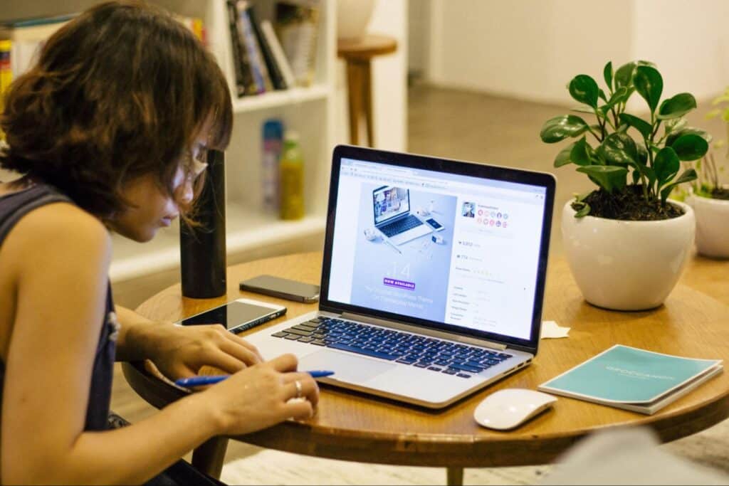 a girl taking online course on a laptop